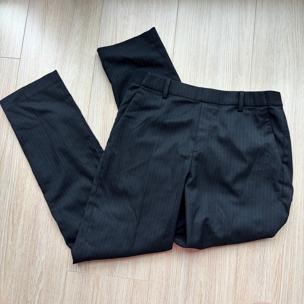 BNWT Uniqlo Black Pinstripe Slim Fit Dress Pants - Size S, Stretch Waist